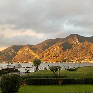 casa-al-lago-clusane-sul-lago.it-lombardy.com/